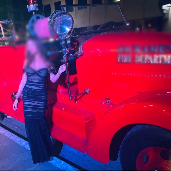 Norma kamali walter fishtail dress retails for $435 - Picture 4 of 4